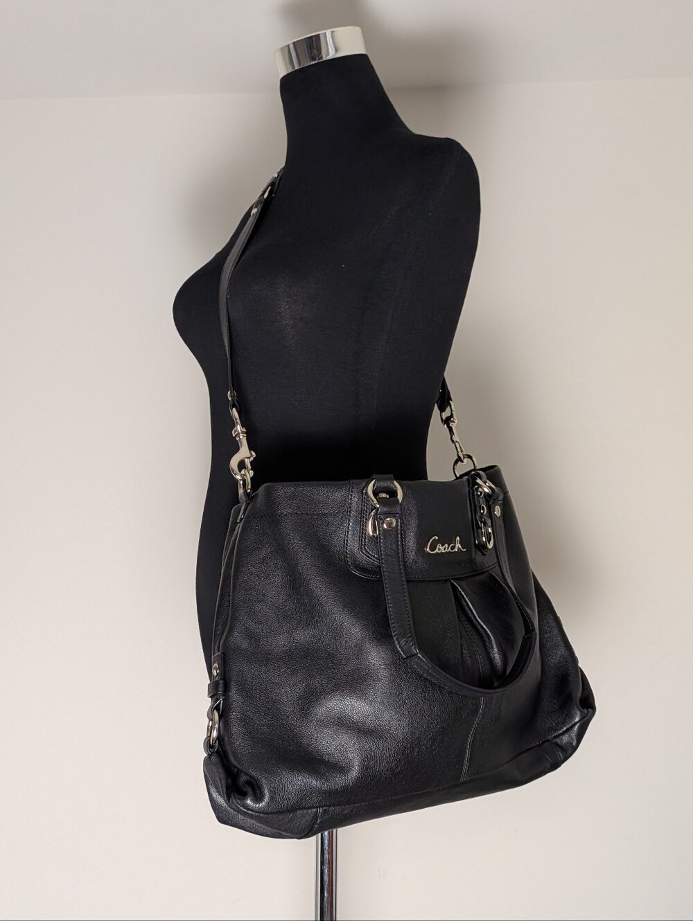 COACH ASHLEY LEATHER LARGE SATCHEL CARRYALL BAG PURSE F15513 BLACK